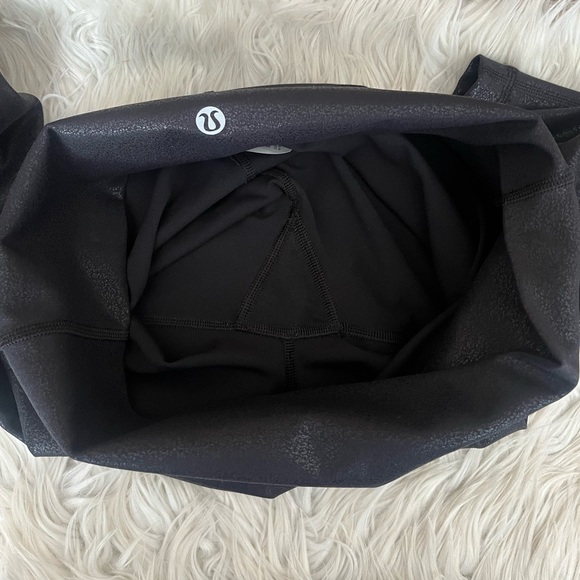 {Lululemon} Wunder Under High-Rise Tight 28" Leggings in Foil Print Black - 6 - Picture 8 of 11